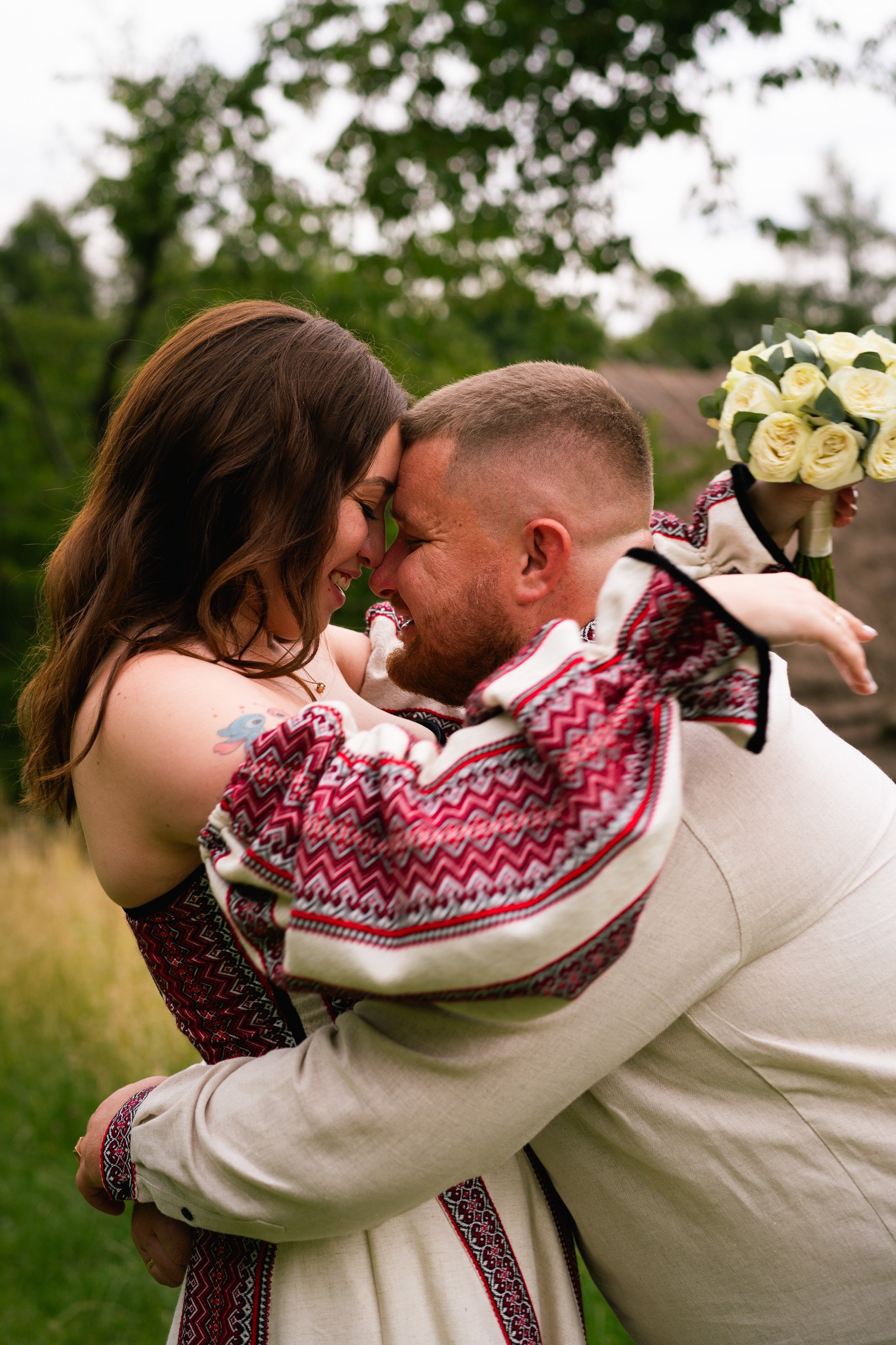 Couple portrait in Spanish gardens