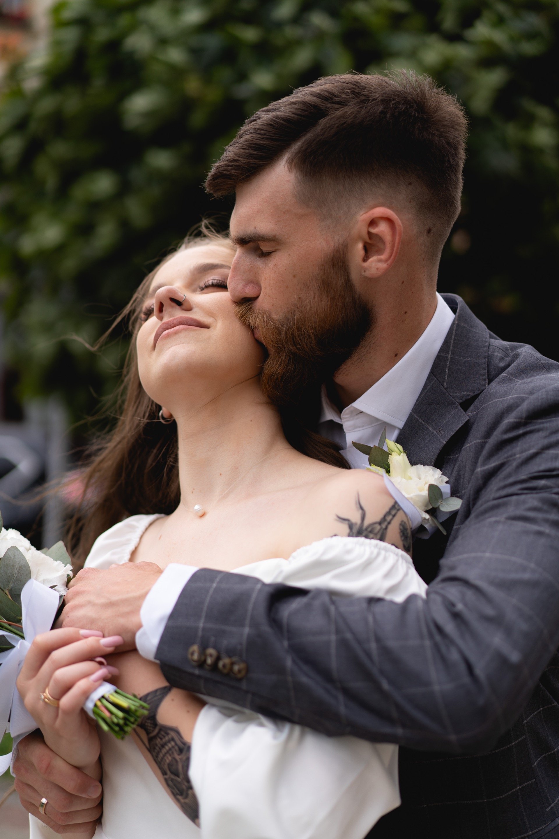 Intimate wedding ceremony under Mediterranean sun